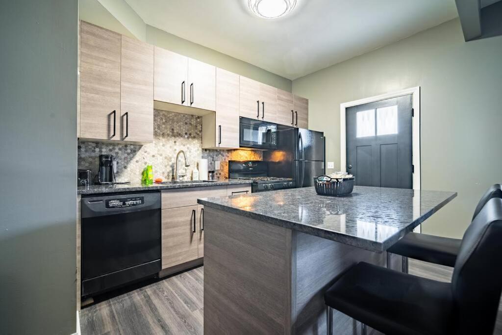 Walkable Gem In Little Italy Appartement Cleveland Buitenkant foto