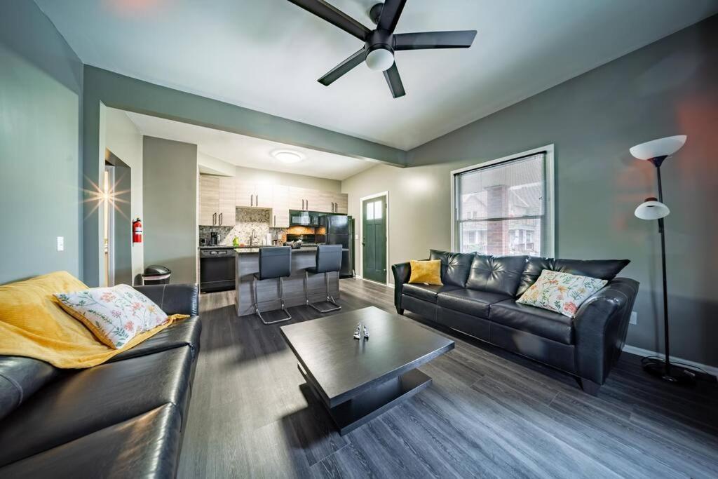 Walkable Gem In Little Italy Appartement Cleveland Buitenkant foto