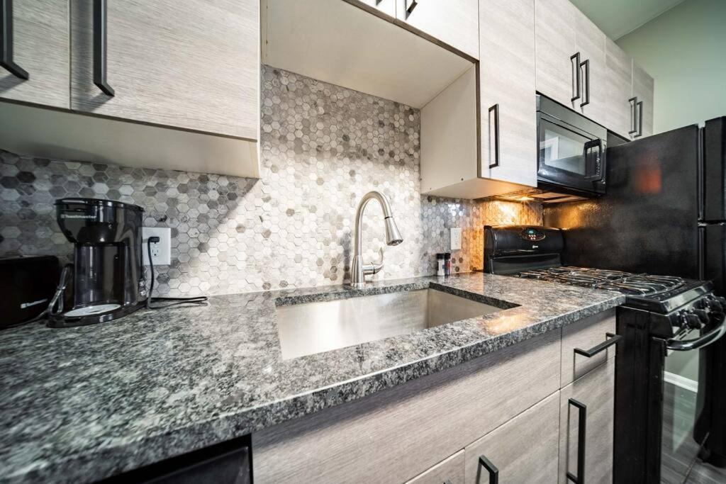 Walkable Gem In Little Italy Appartement Cleveland Buitenkant foto