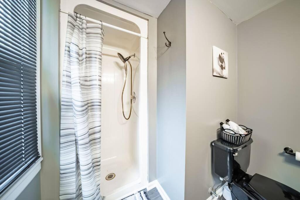 Walkable Gem In Little Italy Appartement Cleveland Buitenkant foto