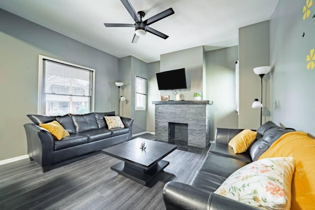 Walkable Gem In Little Italy Appartement Cleveland Buitenkant foto